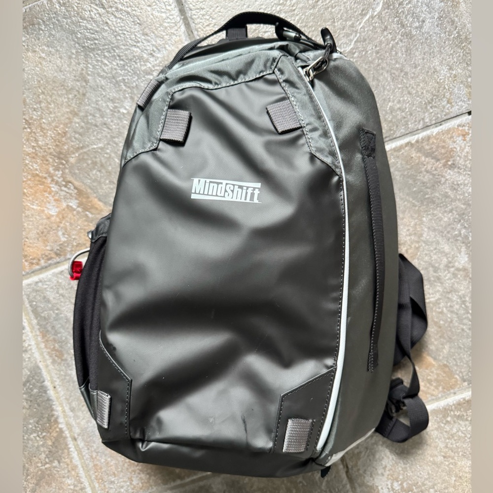MindShift Gear PhotoCross 13 Sling Bag (Carbon Gray) Black Backpack.